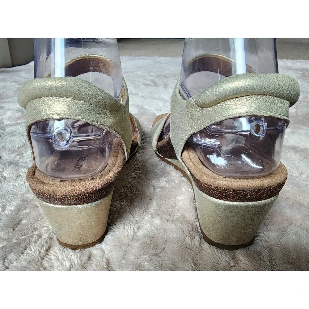 Aetrex Womens 7 Gold Metallic Leather Wedge Sandals Orthotic Comfort